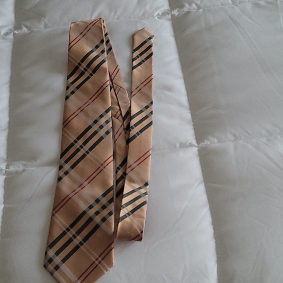 Blackberry tie - Picture 3 of 3